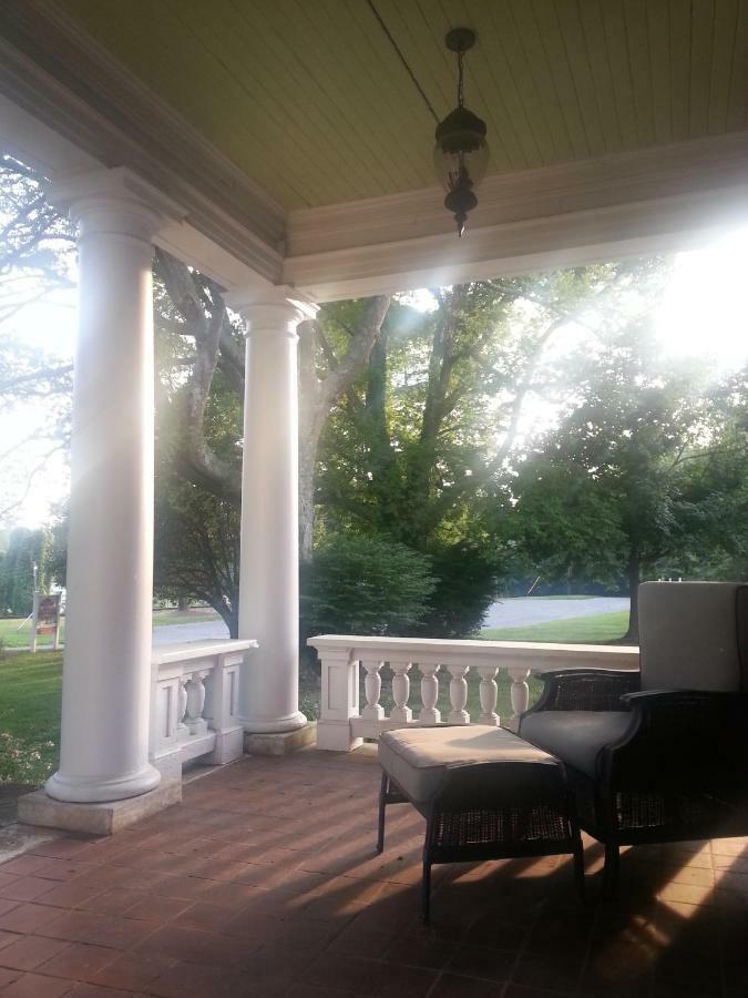 Boxley Place Inn Louisa Luaran gambar